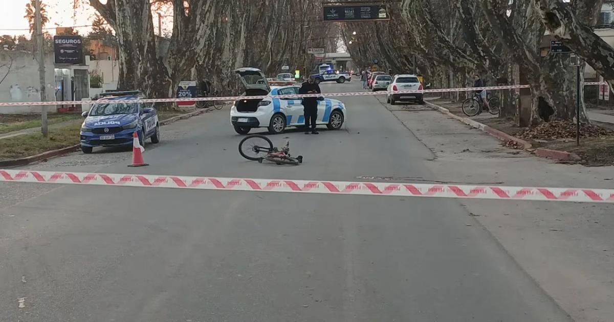 Conmocioacuten- menor de 16 antildeos embistioacute con su camioneta y matoacute a un hombre que iba en bicicleta