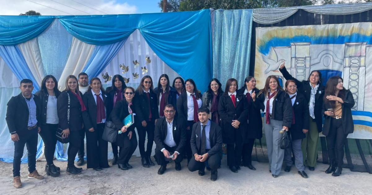 Las entidades educativas de Lugones se vistieron de celeste y blanco