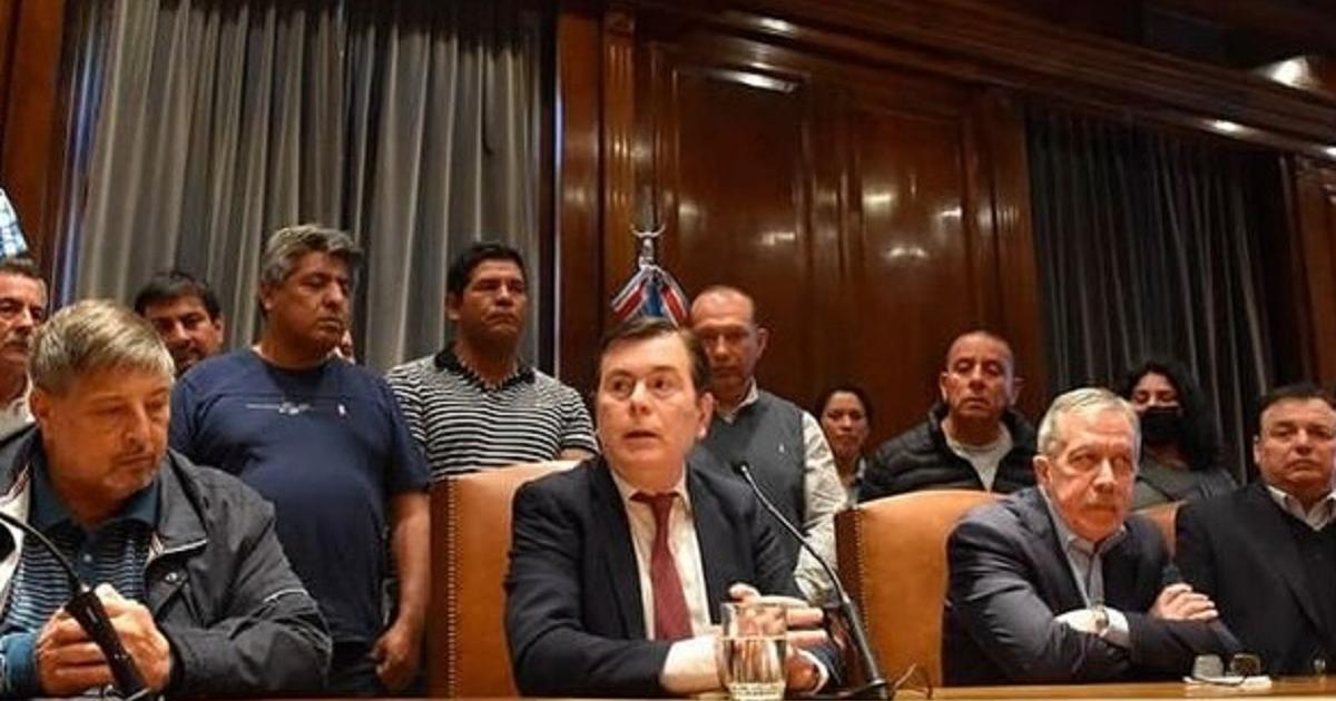 Zamora anuncioacute los montos y fechas de pago de bonos extraordinarios para estatales provinciales