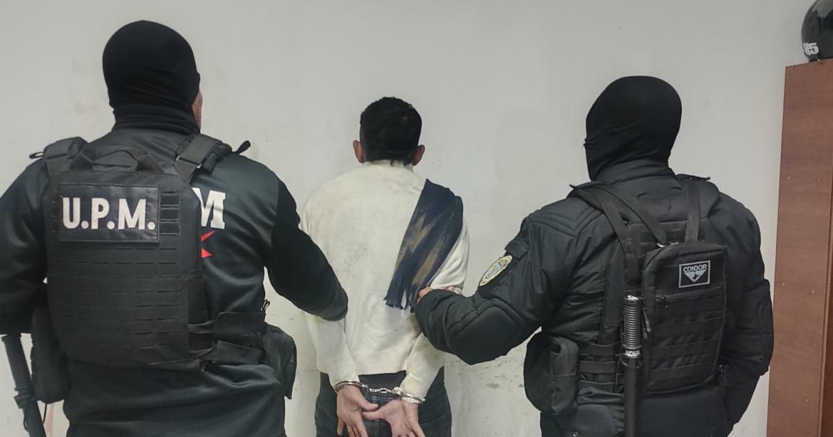 Celoacute a su pareja la golpeoacute y luego se acuchilloacute para no ser detenido