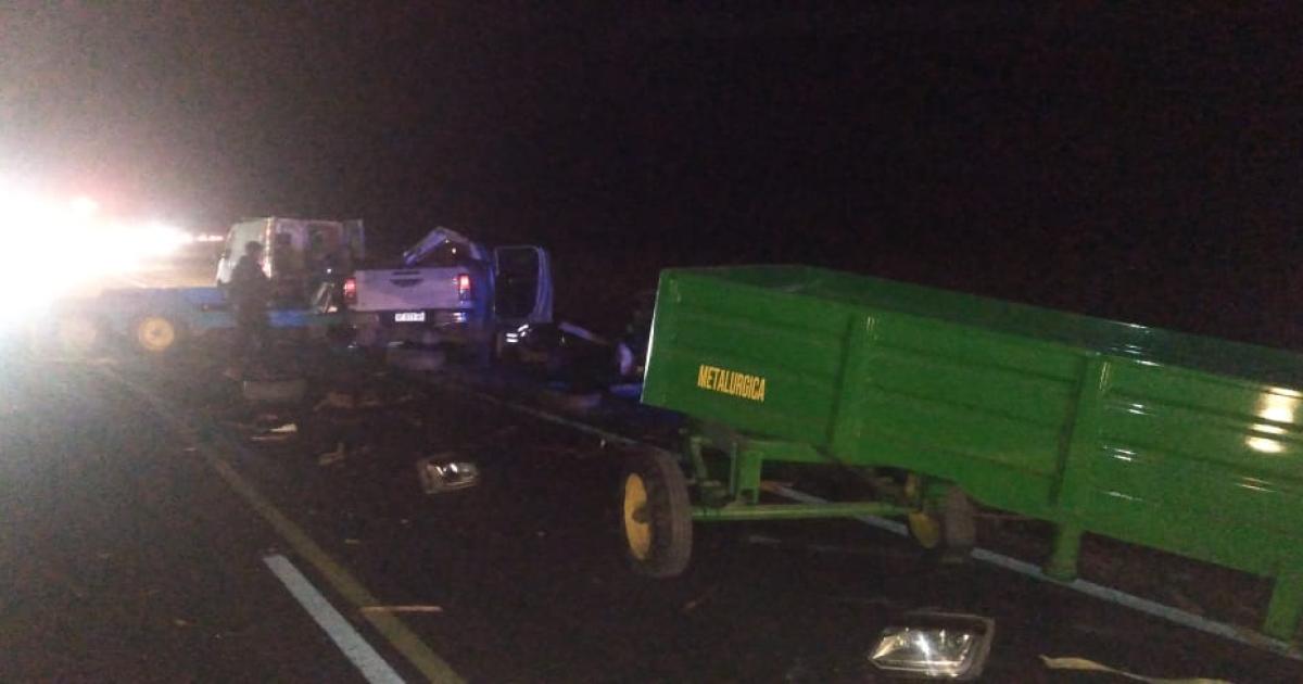 DESTRUCCIÓN TOTAL La violencia del impacto quedó registrada en los daños que sufrieron ambos vehículos