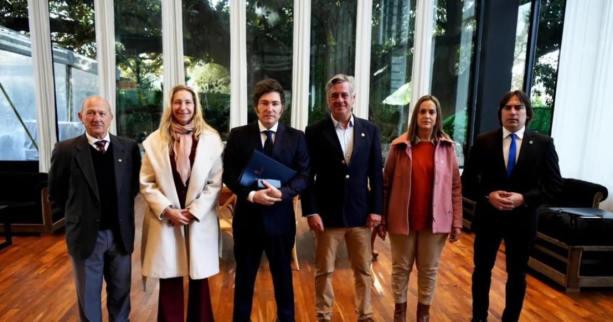 Javier Milei le ratificó al campo que no puede bajar las retenciones