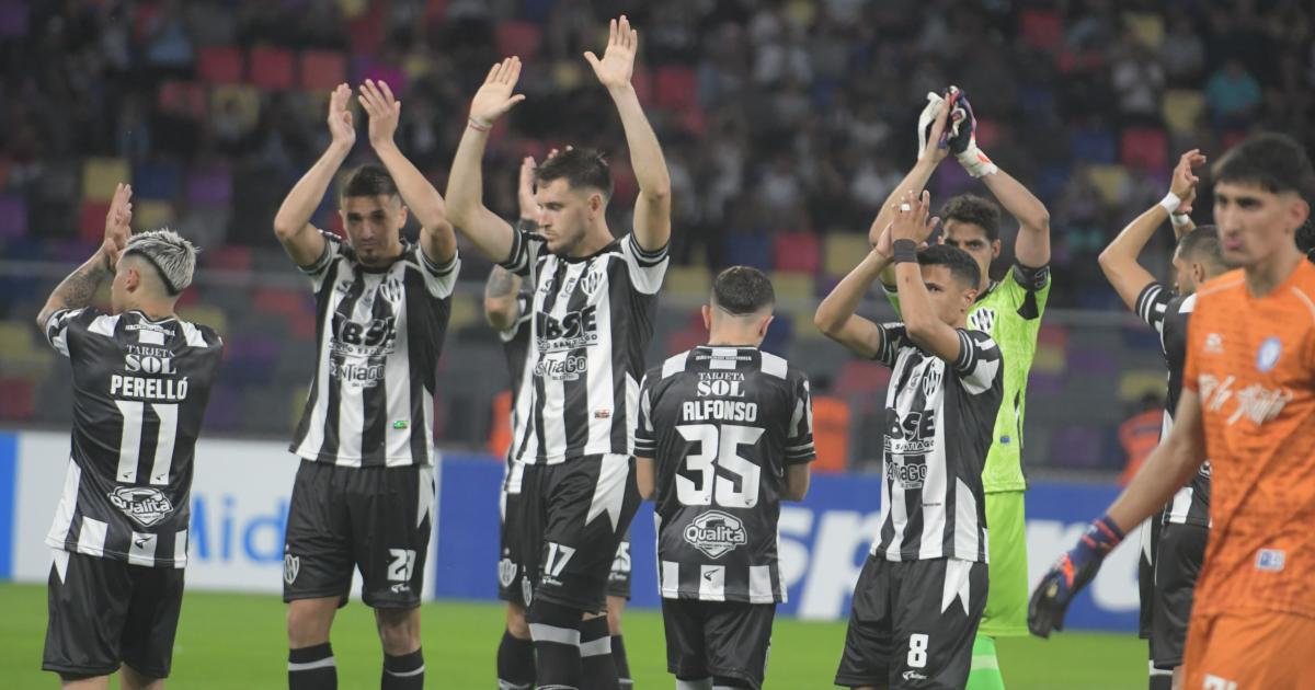 Central jugoacute mal y empatoacute con Cerro Largo