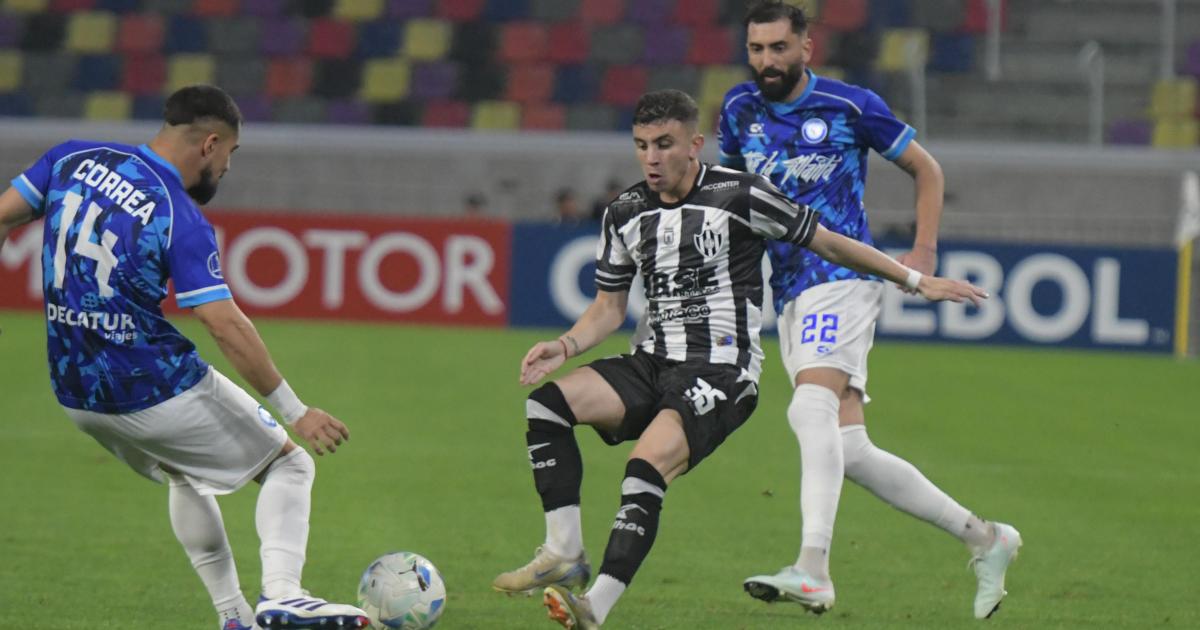 Central jugoacute mal y empatoacute con Cerro Largo