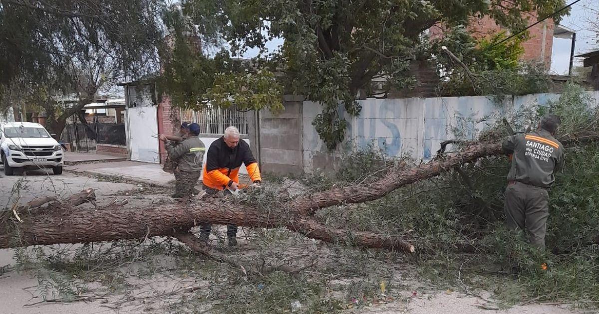 El SMN advirtió que las rfagas podrían continuar durante todo el día