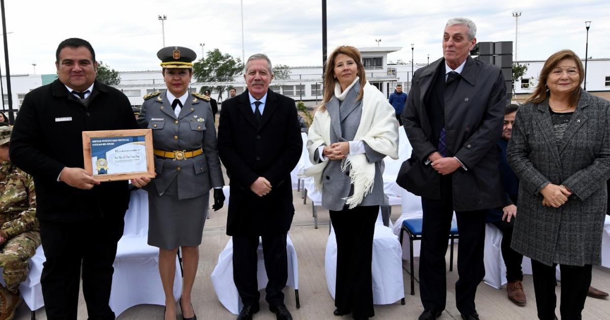 Eliacuteas Suaacuterez participoacute del acto por los 91 antildeos del Servicio Penitenciario Provincial