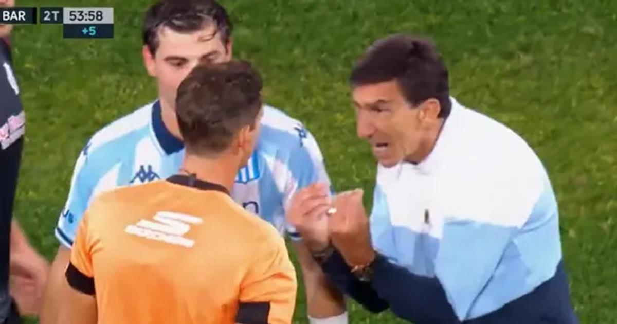 Costas pidioacute disculpas tras su fuerte reaccioacuten en la derrota de Racing ante Barracas