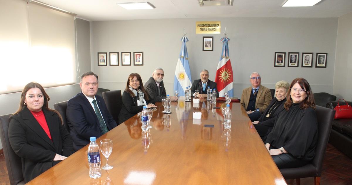 Reconocidos juristas especialistas en Derecho Privado visitaron el STJ