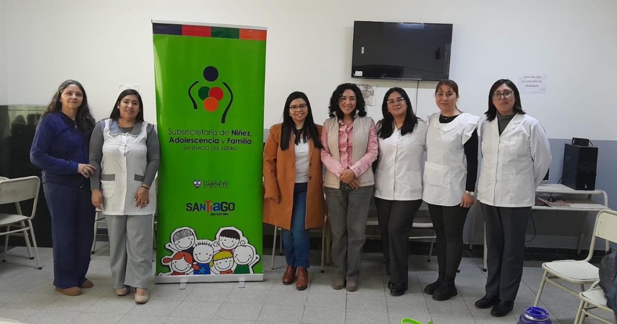 Capacitan a docentes de la Esc del Centenario sobre derechos del nintildeo