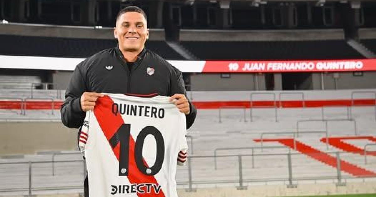 Juanfer firmoacute el contrato y fue presentado en River