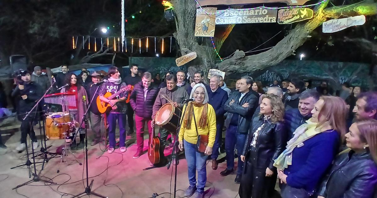 Comenzoacute la vigilia de la Marcha de los Bombos- a puro folclore danzas y rituales ancestrales
