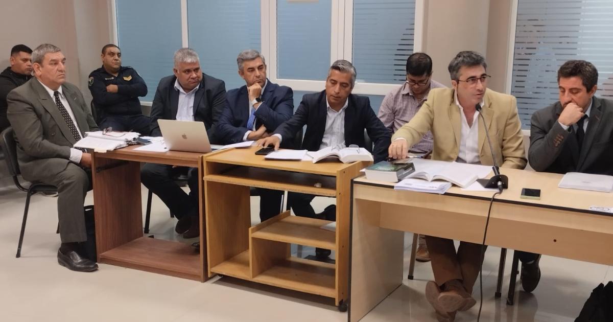 PELOTÓN- Los abogados garantizaron con sus firmas las fianzas del quinteto investigado En el proceso hay dos flamantes detenidos también sindicados de conformar la banda