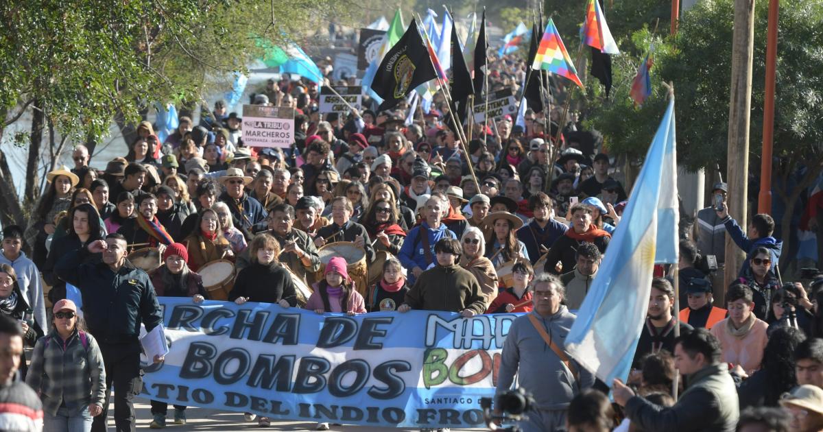 La Madre de Ciudades vibroacute al ritmo de la Marcha de los Bombos