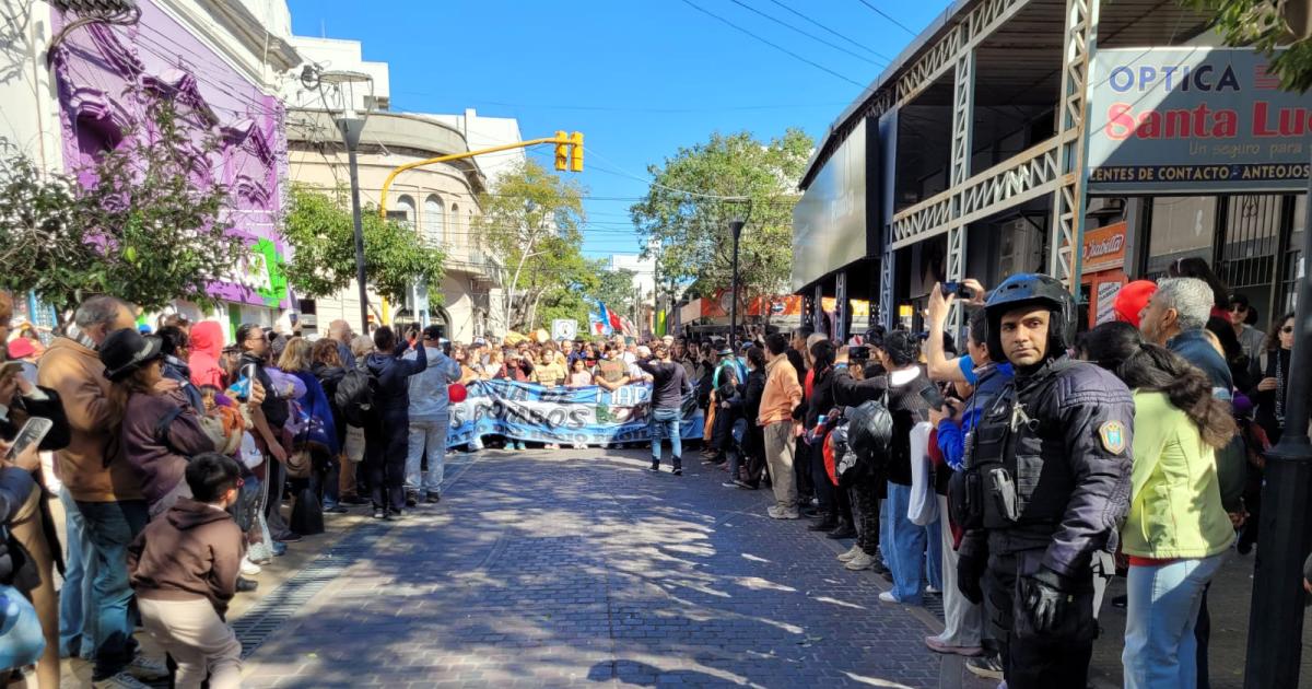 Marcha de los Bombos- recomendaciones de traacutensito para circular por el centro de Santiago