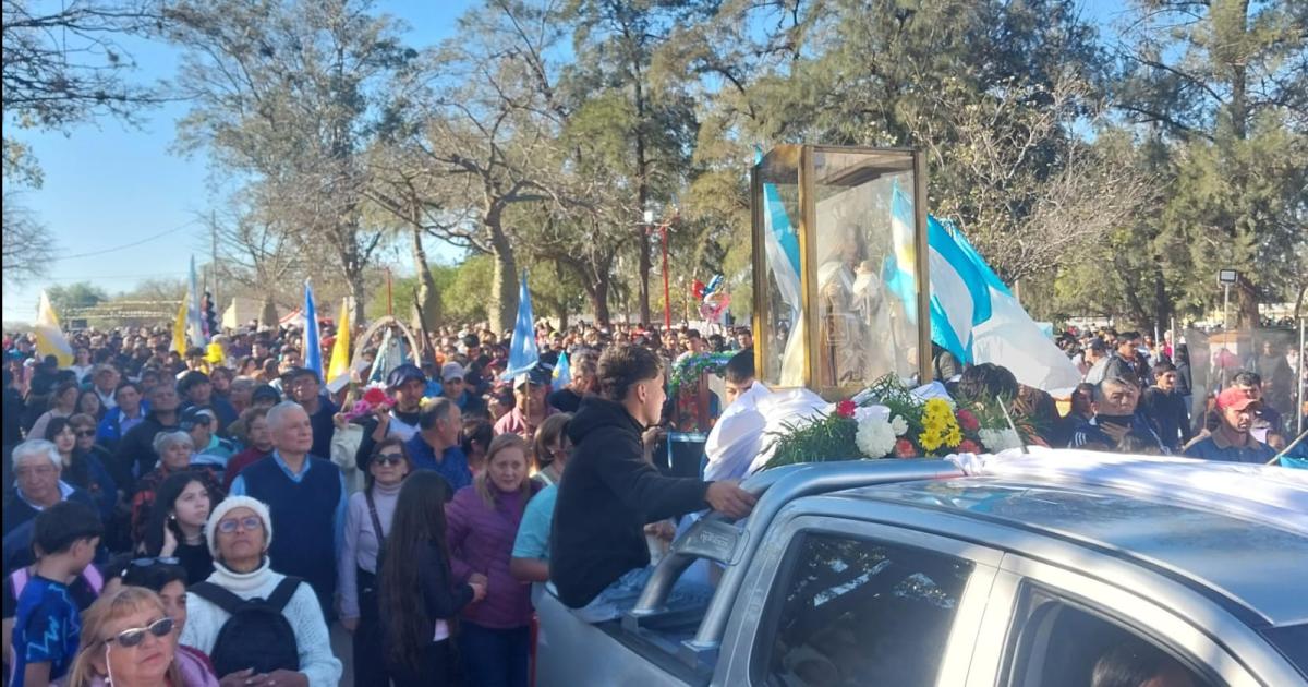 En Villa La Punta se honroacute con fervor a la Virgen del Carmen
