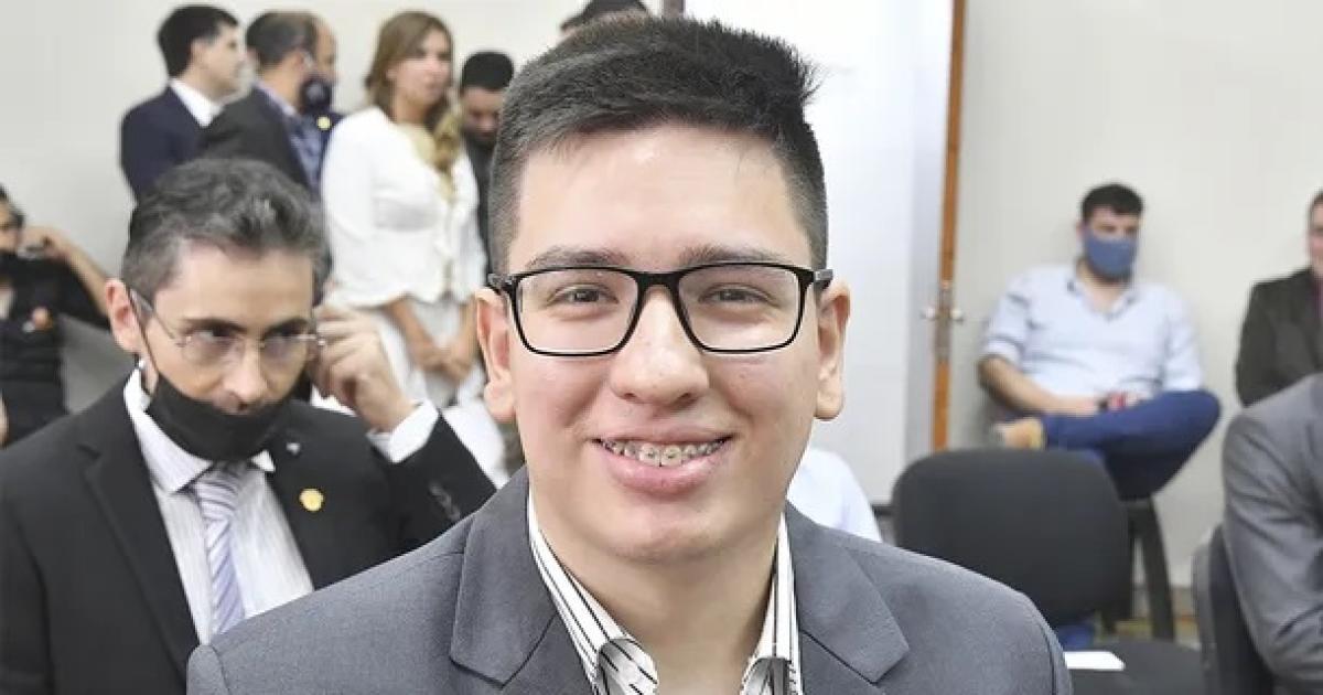 Ordenaron secuestrarle el celular del concejal LLA denunciado por extorsión sexual