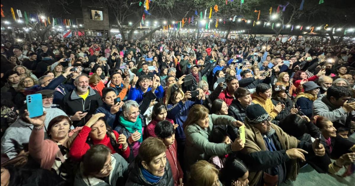 Las mejores imaacutegenes de la vigilia de la XXIII Marcha de los bombos