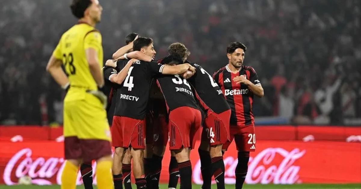 River goleoacute a Instituto de Coacuterdoba con un doblete del juvenil Lencina