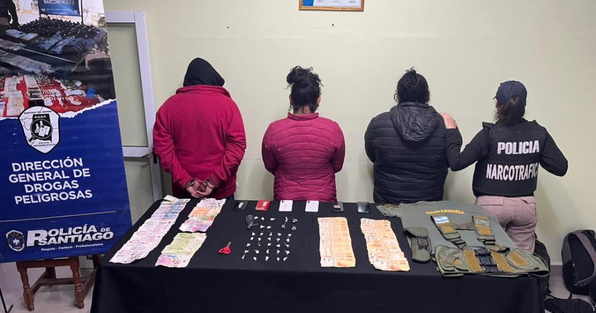 Caen dos supuestas dealers y les secuestran droga lista para comercializar