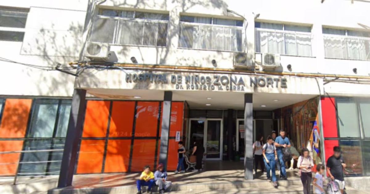 Una adolescente de 13 años fue baleada mientras jugaba en el patio de su casa