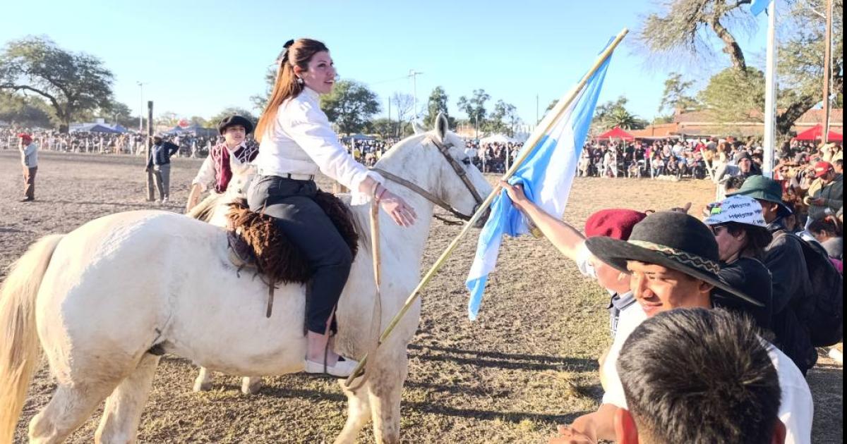 Con eacutexito se realizoacute el VII Festival de Jineteada y Folclore en Colonia Dora