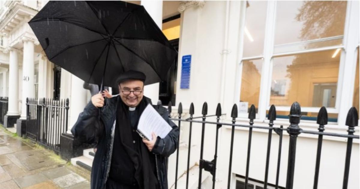 La historia del paacuterroco de Gaza sacerdotes y monjas argentinos que enfrentan las bombas 