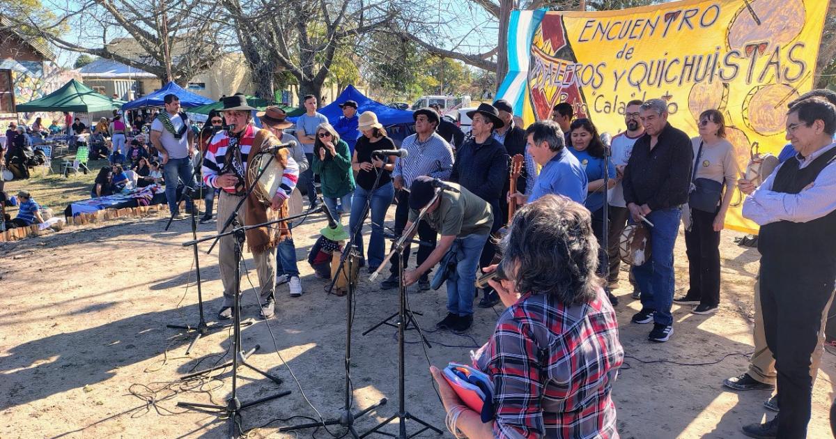 Fernaacutendez disfrutoacute de un intenso Encuentro de Quichuistas y Vidaleros