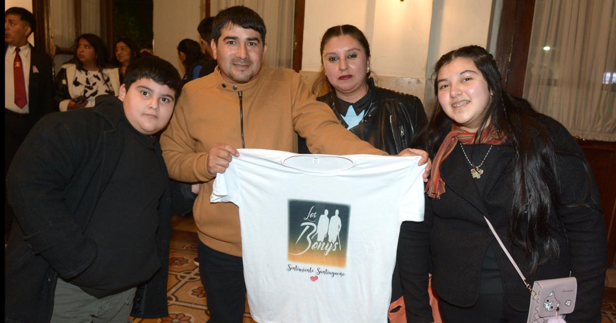 LOS BONYS DE FESTEJO POR SUS 30 ANtildeOS