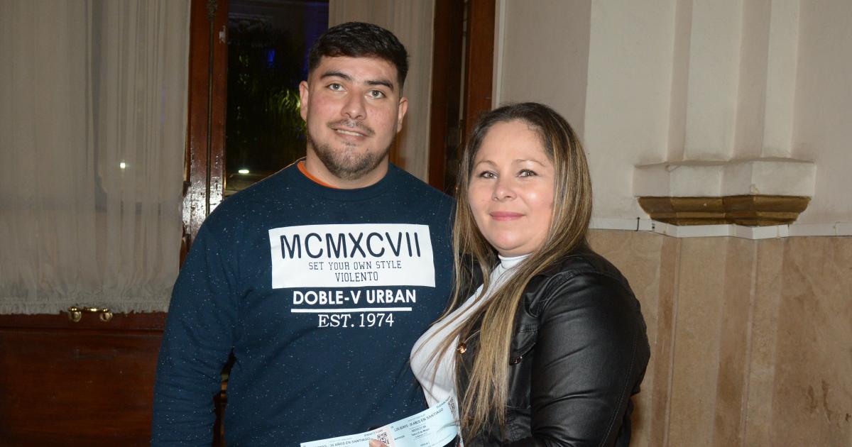 LOS BONYS DE FESTEJO POR SUS 30 ANtildeOS