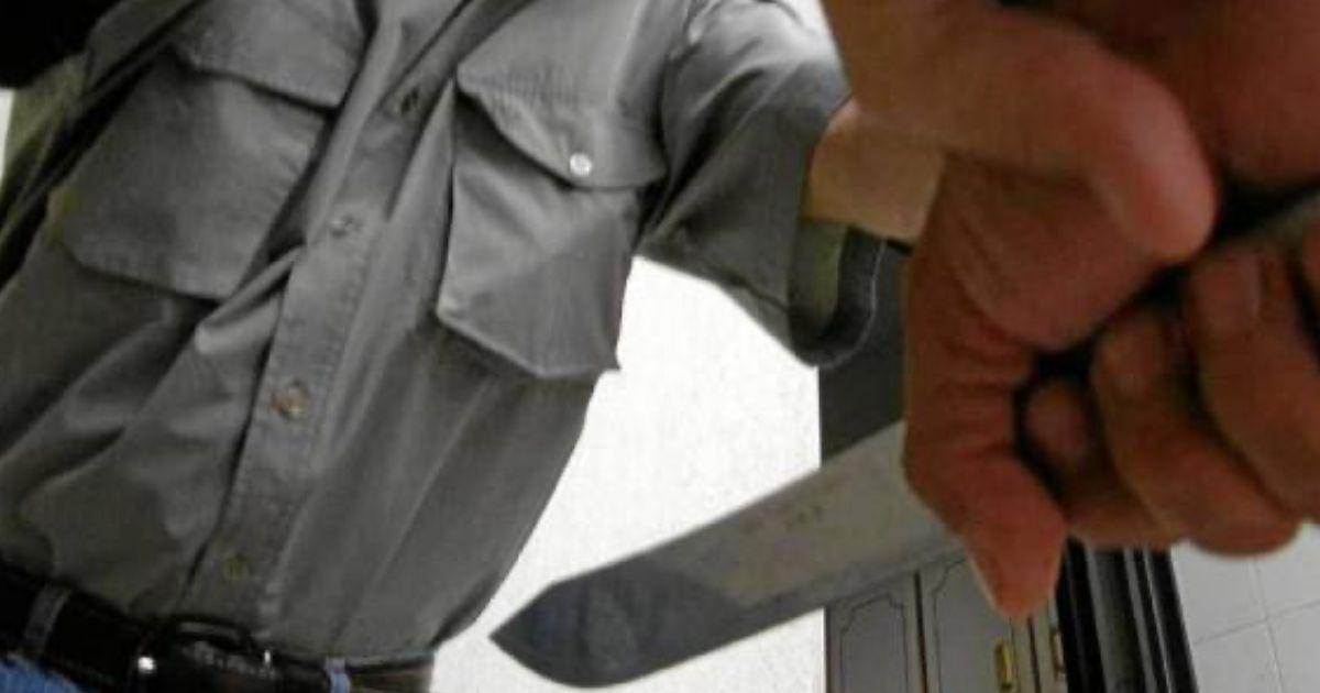 Un hombre fue apuntildealado tras intervenir en una discusioacuten de pareja en La Banda