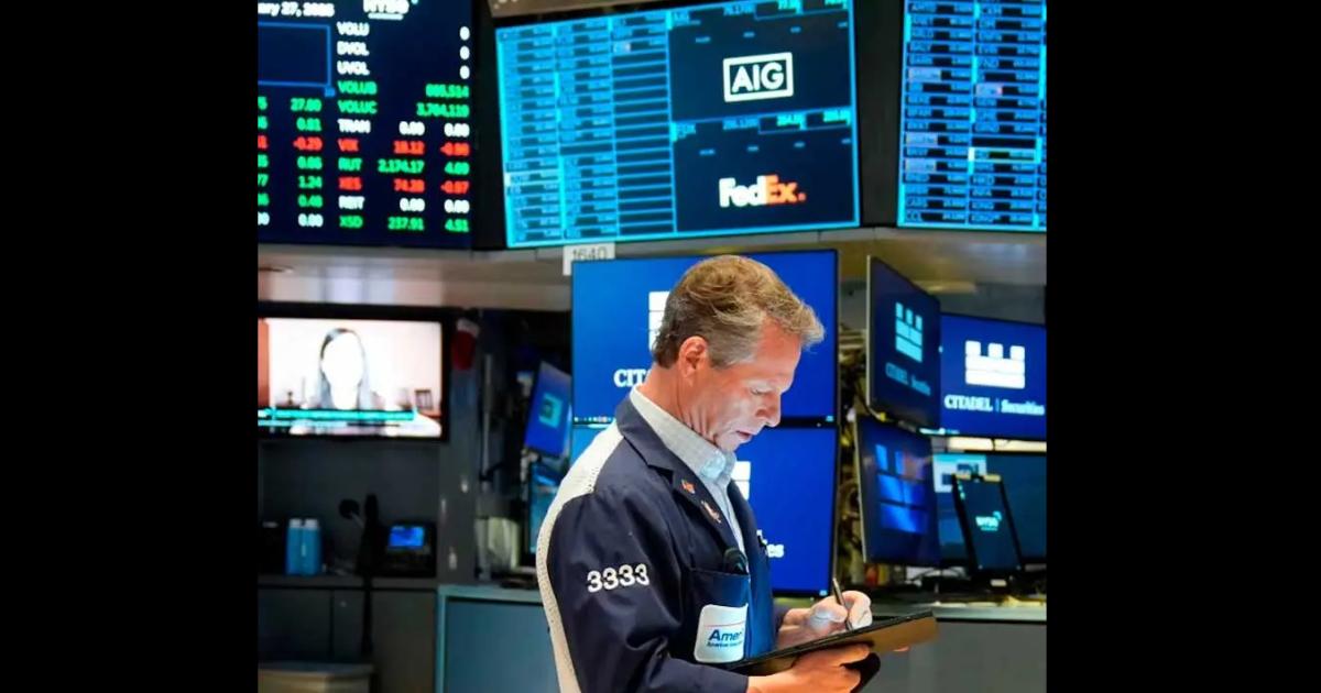 Bajoacute el doacutelar oficial pero la tensioacuten en el mercado continuacutea