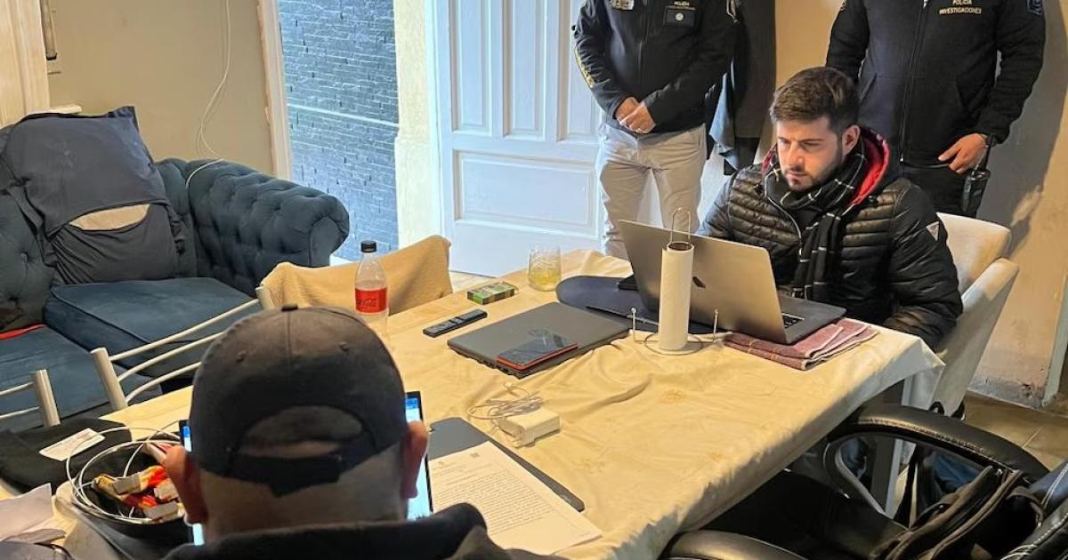 Cayó un estafador por montar una empresa trucha de inversiones en criptomonedas