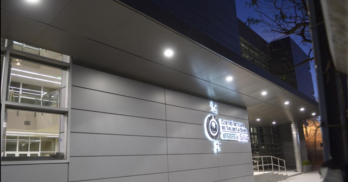 Quiso ayudar a una mujer que era golpeada y terminó acuchillado