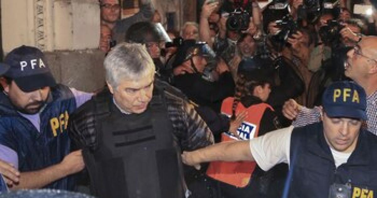 Laacutezaro Baacuteez recaudoacute casi 200 millones con alquileres y la justicia busca recuperar el dinero