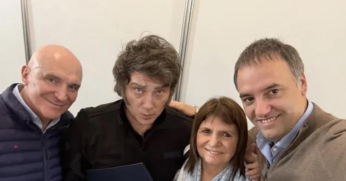 Bullrich con el carnet de LLA al diacutea se muestra lista para encabezar la campantildea en CABA