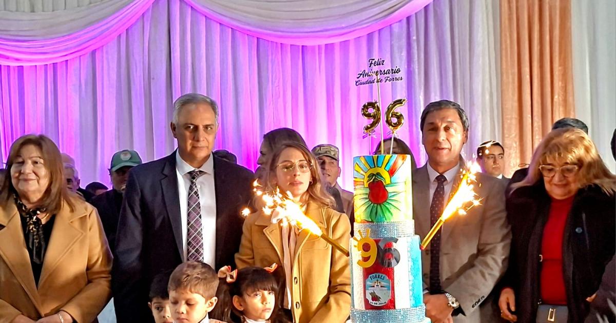 Silva Neder encabezoacute el acto por el 96deg aniversario de Forres