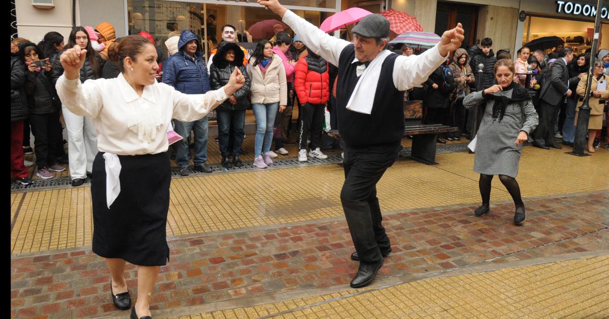 BRILLO DE LA ACCIOacuteN TEATRAL URBANA