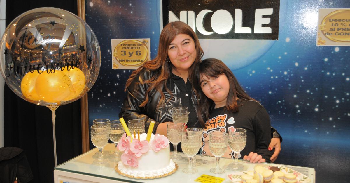 UN FESTEJO POR EL EacuteXITO 