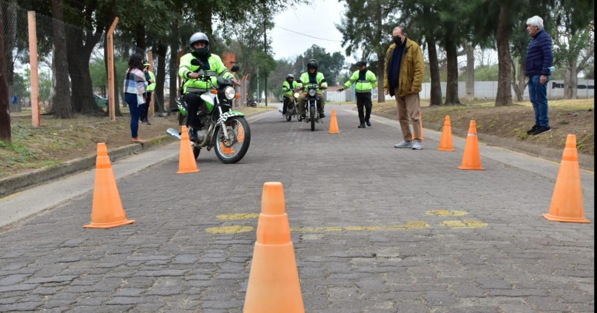Se cumplioacute la 2ordf etapa del curso Conduccioacuten Segura de Motocicleta