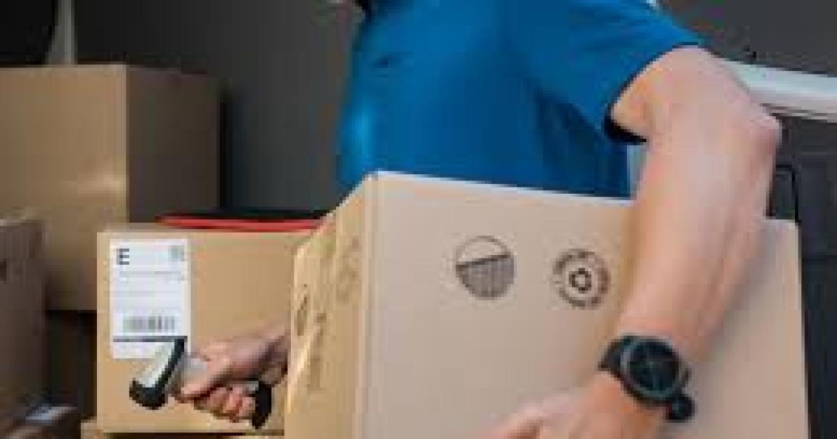 Crecieron un 211-en-porciento- las compras de prendas y calzados en el exterior