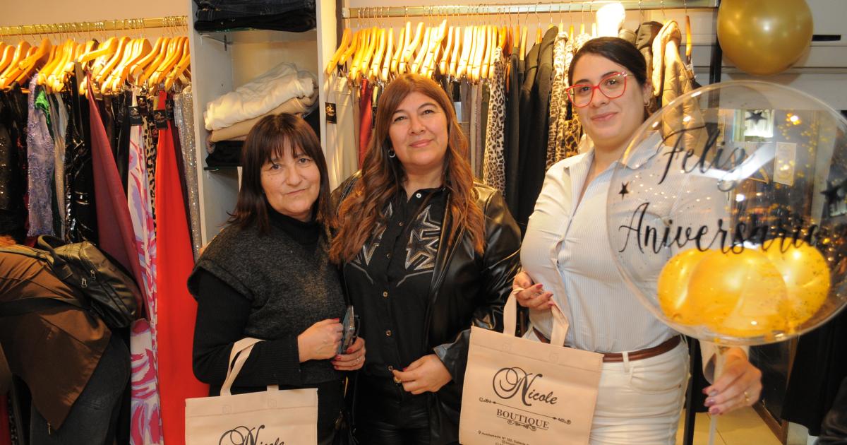 UN FESTEJO POR EL EacuteXITO 