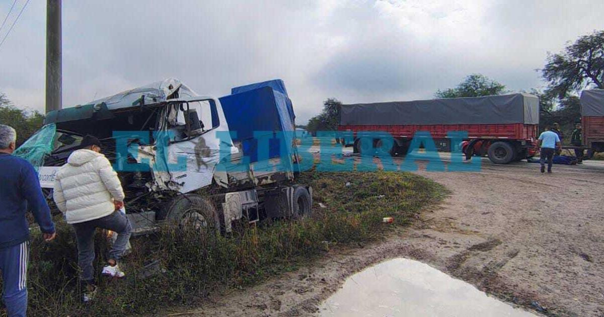 Fuerte choque de camiones cerca de Herrera (Foto- EL LIBERAL)