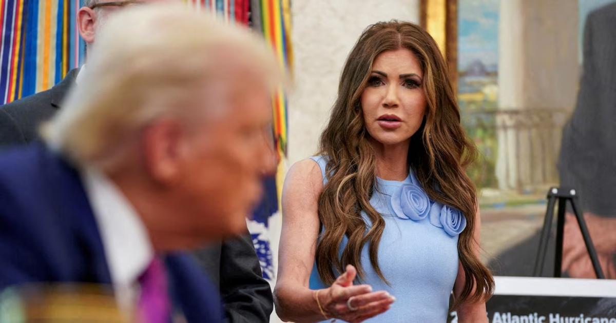 La caza inmigrantes de Trump aterriza en Argentina y ser recibida por Milei