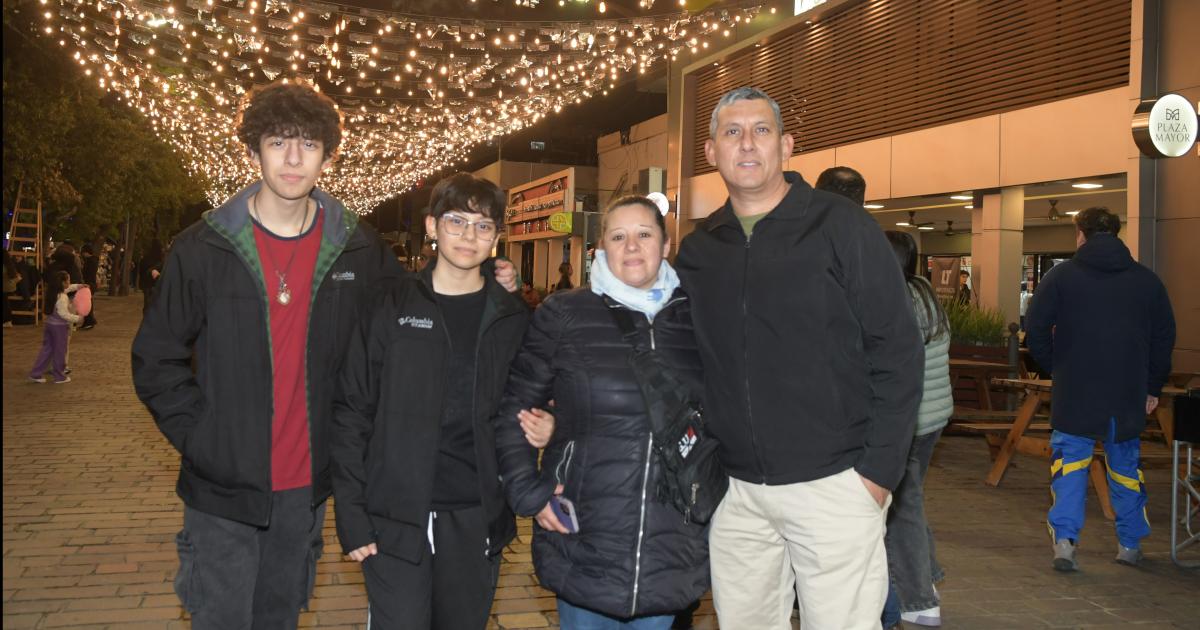 LA ALEGRIacuteA DE LOS 472 ANtildeOS DE SANTIAGO