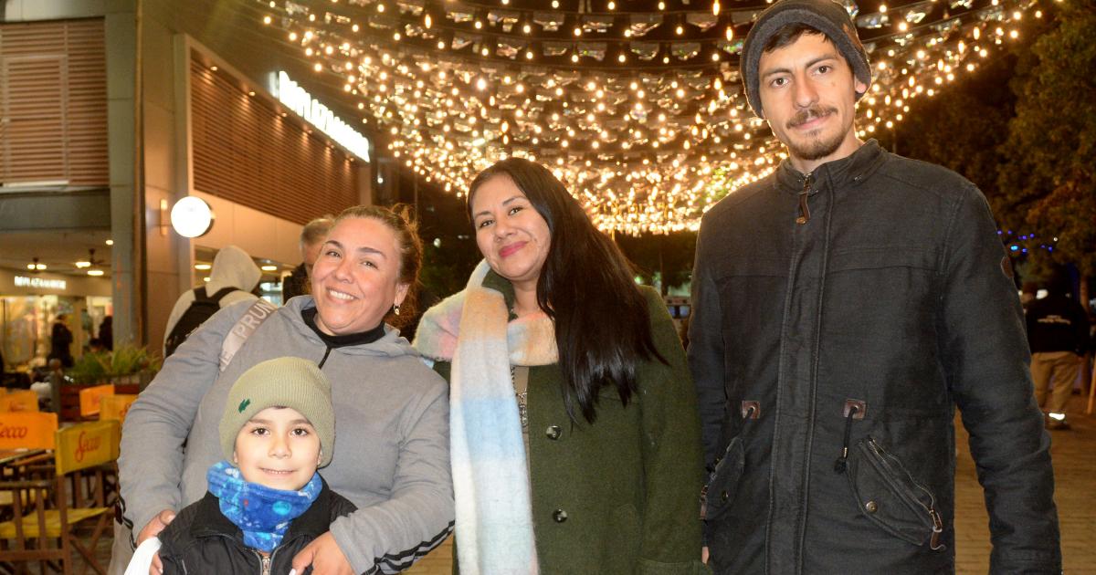 NOCHES DE MUacuteSICA Y ENCUENTROS