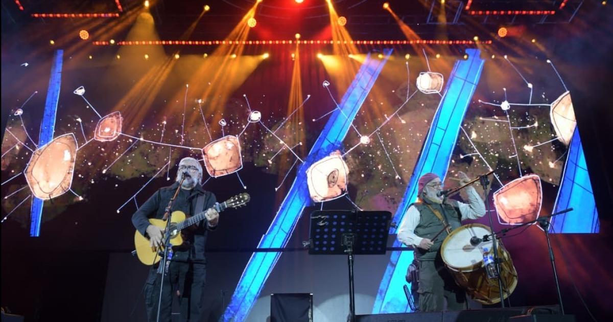 Ni la lluvia pudo parar el festejo por los 472 antildeos