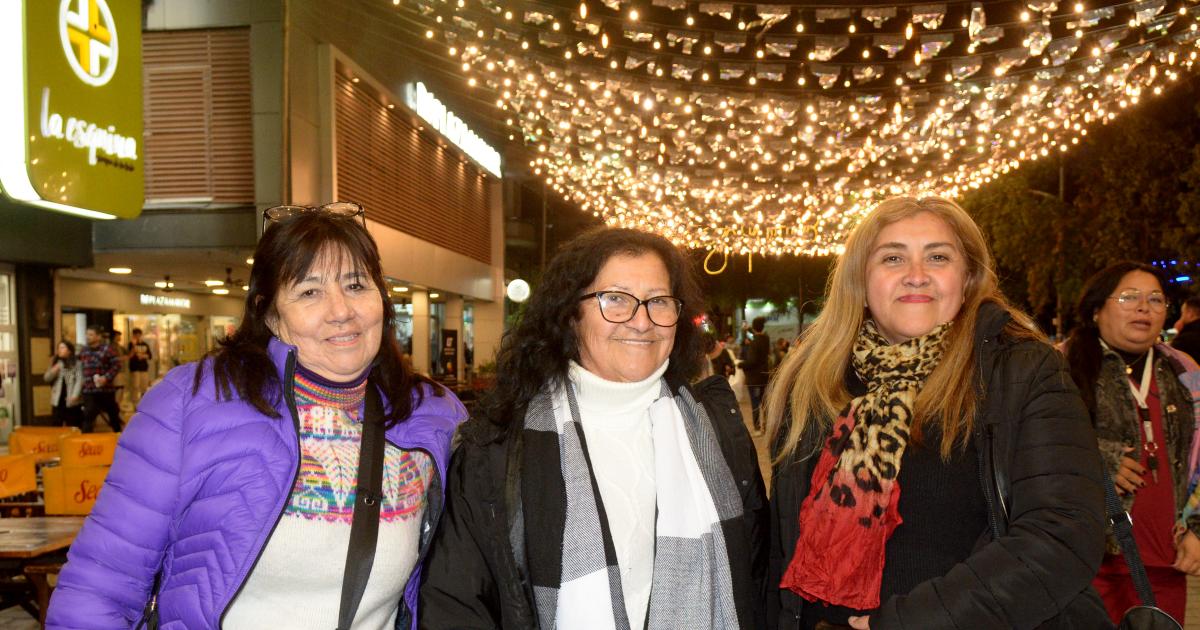 NOCHES DE MUacuteSICA Y ENCUENTROS