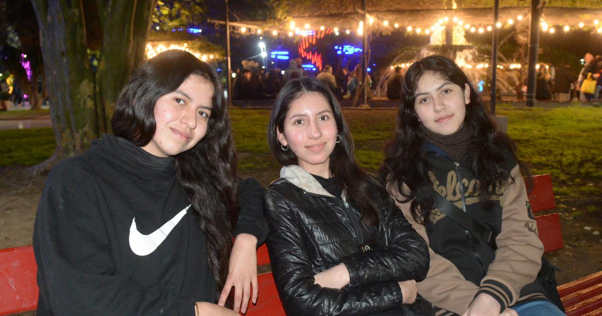 NOCHES DE MUacuteSICA Y ENCUENTROS