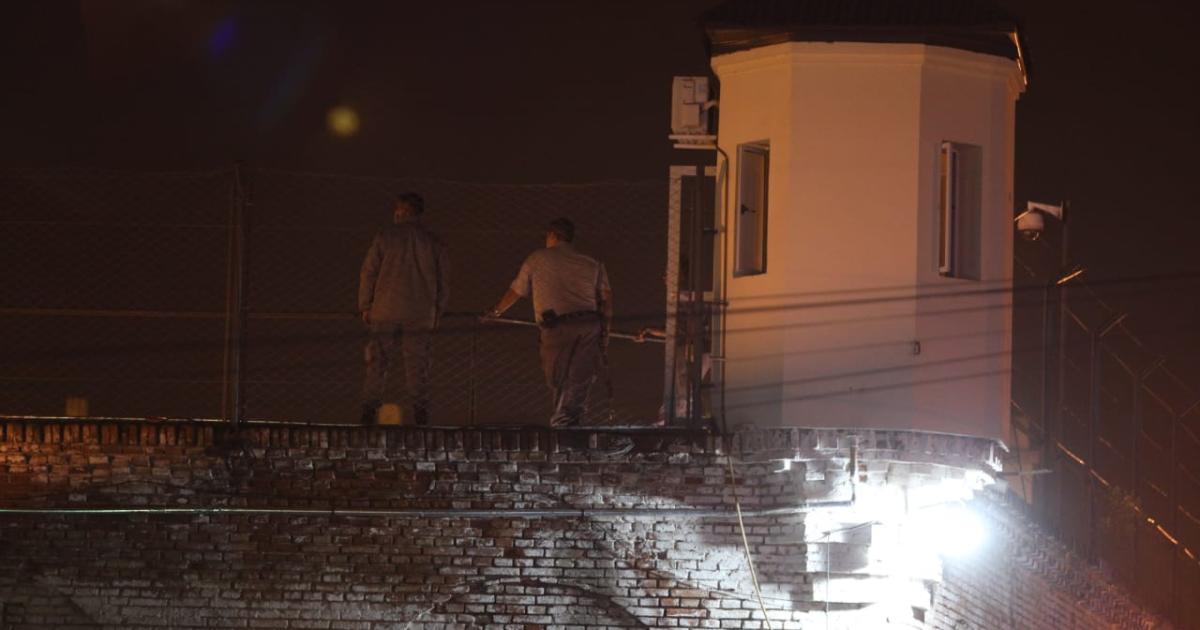 Guardiacaacutercel drogado ocasionoacute un momento de tensioacuten con sus pares