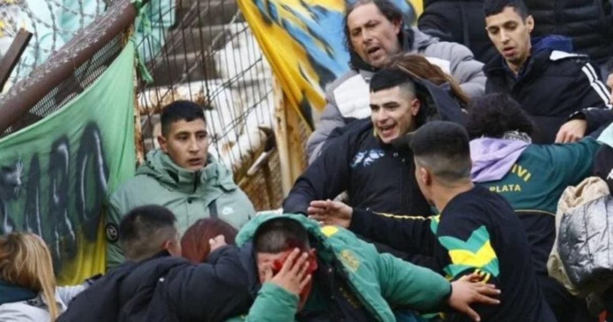 En primer plano uno de los heridos